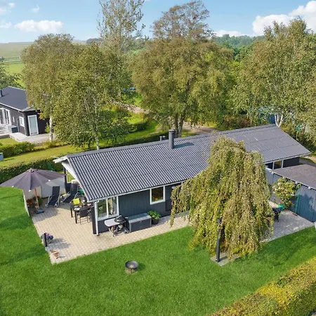 Holiday home 3 Bedroom Beautiful In Juelsminde Sonderby (Midtjylland)