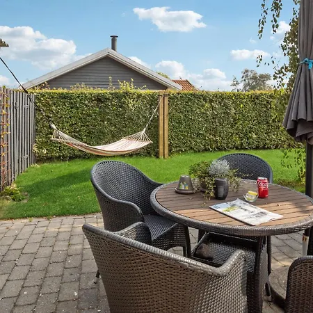 3 Bedroom Beautiful In Juelsminde Sonderby (Midtjylland)