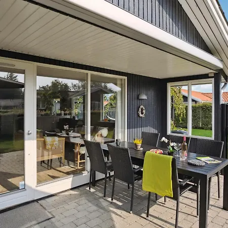 3 Bedroom Beautiful In Juelsminde Дом отдыха Sonderby (Midtjylland)