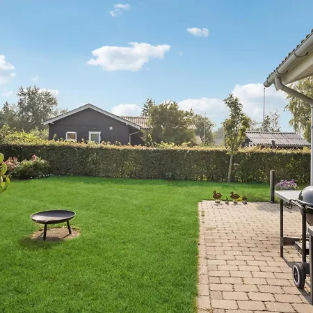 בית נופש 3 Bedroom Beautiful In Juelsminde Sonderby (Midtjylland)