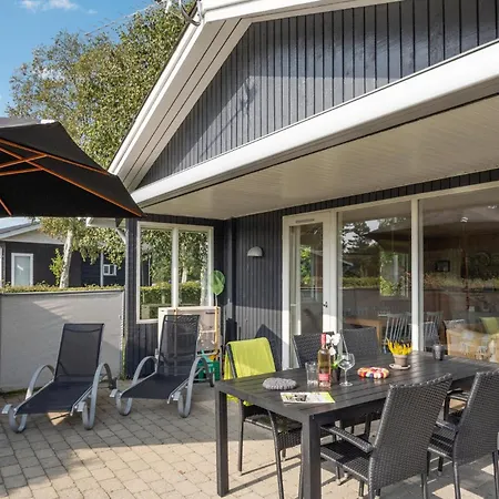 3 Bedroom Beautiful In Juelsminde Sonderby (Midtjylland)