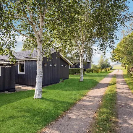 3 Bedroom Beautiful In Juelsminde בית נופש Sonderby (Midtjylland)