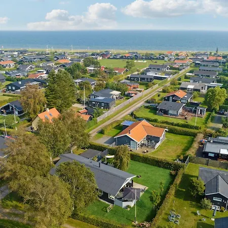 3 Bedroom Beautiful In Juelsminde Sonderby (Midtjylland)