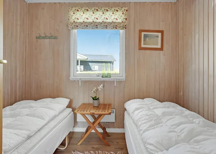 3 Bedroom Beautiful In Juelsminde Sonderby (Midtjylland)