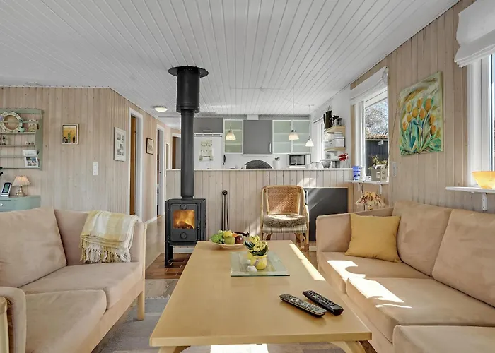 3 Bedroom Beautiful In Juelsminde Sonderby (Midtjylland)