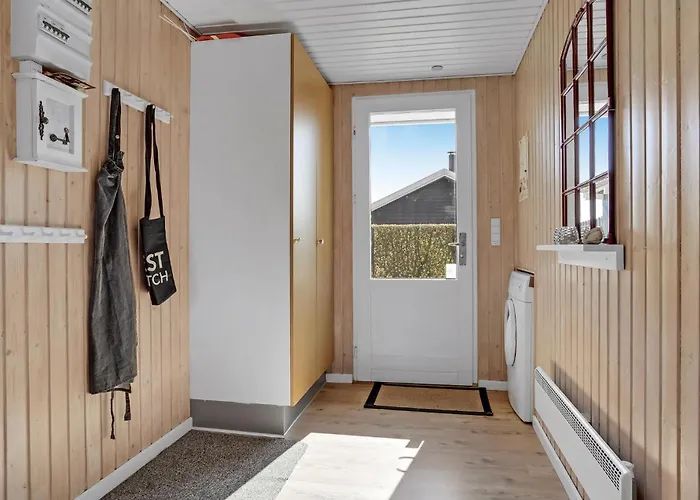 Ferienhaus 3 Bedroom Beautiful In Juelsminde