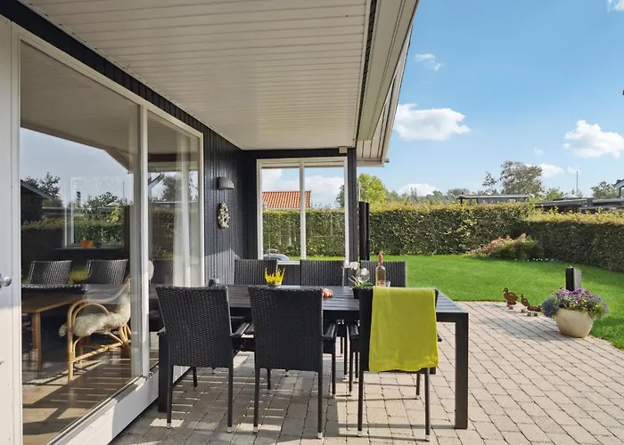3 Bedroom Beautiful In Juelsminde * Sonderby (Midtjylland)